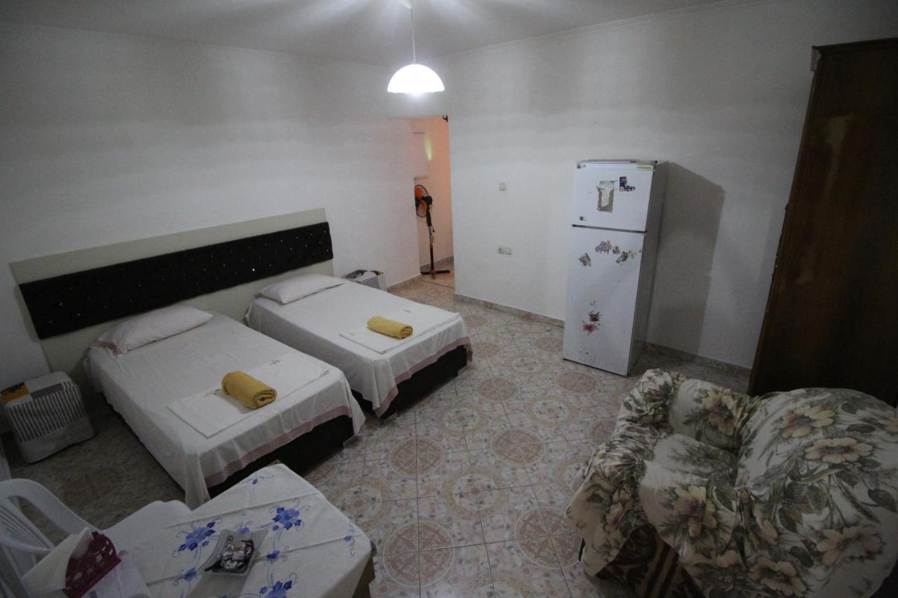 Mona'S Apartments Sarande Exterior photo