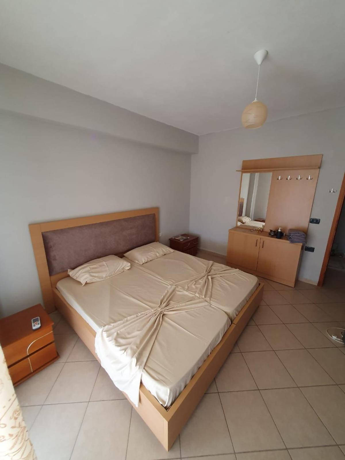 Mona'S Apartments Sarande Room photo